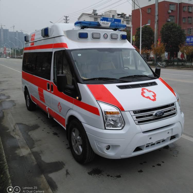 国五福特全顺V348新世代监护型救护车是抢救生命、是医务人员和死神赛跑的救护车辆